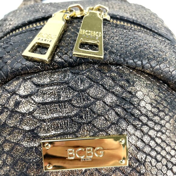 Adorable BCBG Paris Metallic Gold Faux Snakeskin Mini Backpack Embossed main image 9